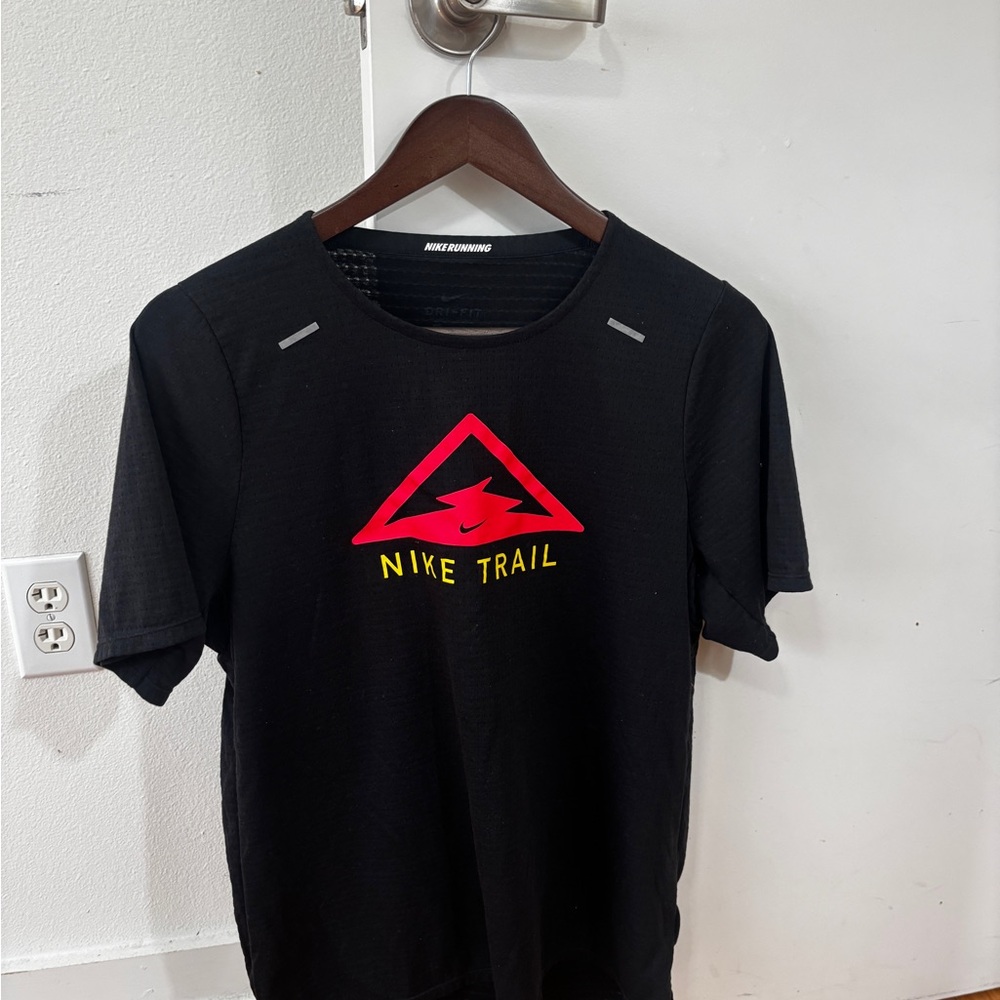 Nike Trail Black T-Shirt | Mens Medium